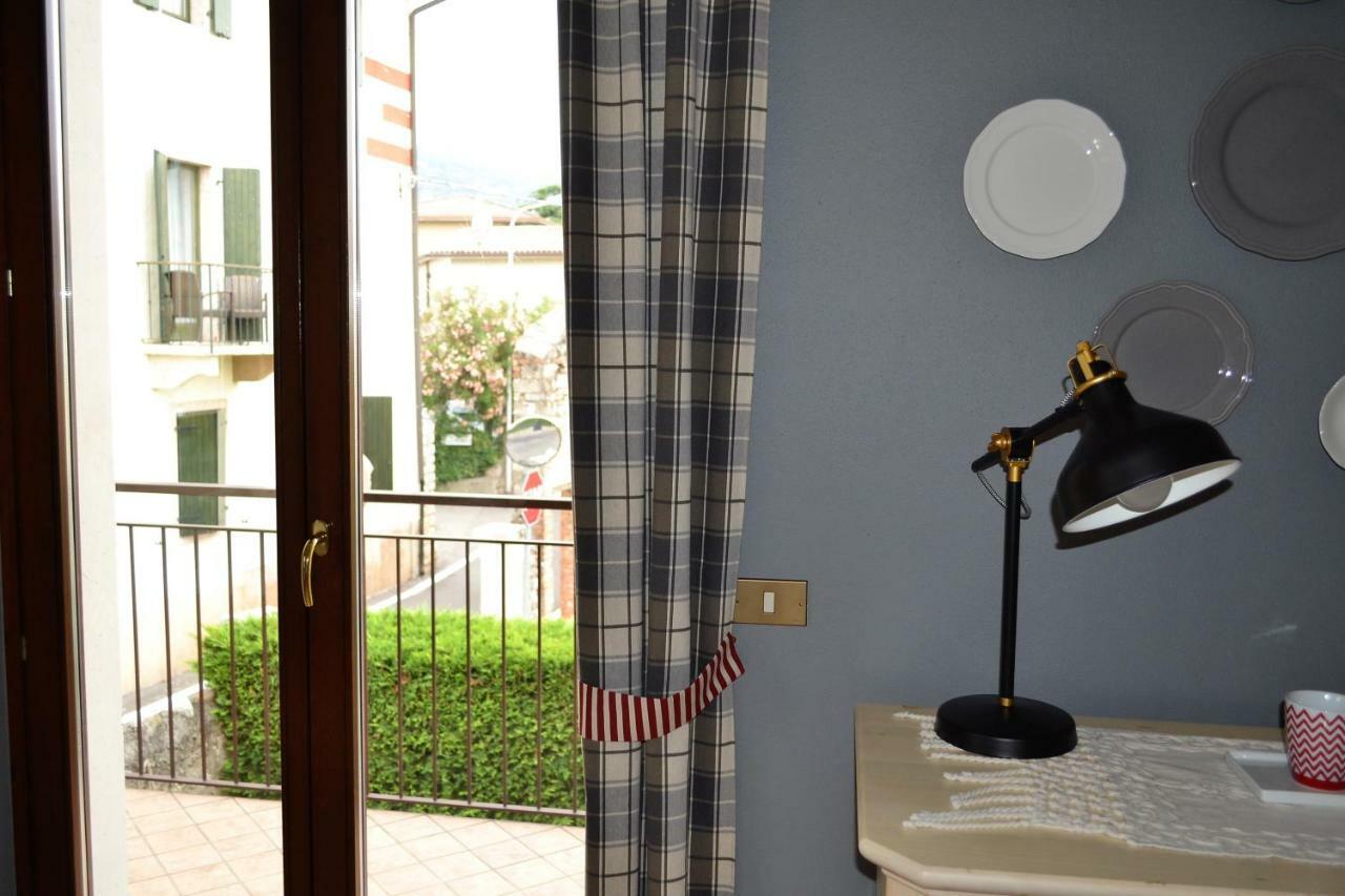 Ferienwohnung Torri Centro Torri Del Benaco Exterior foto