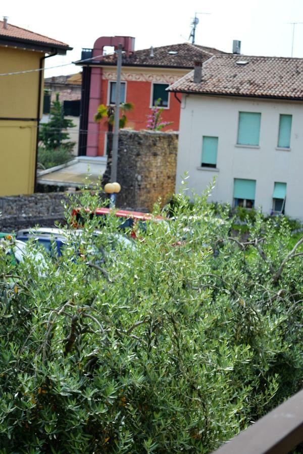 Ferienwohnung Torri Centro Torri Del Benaco Exterior foto