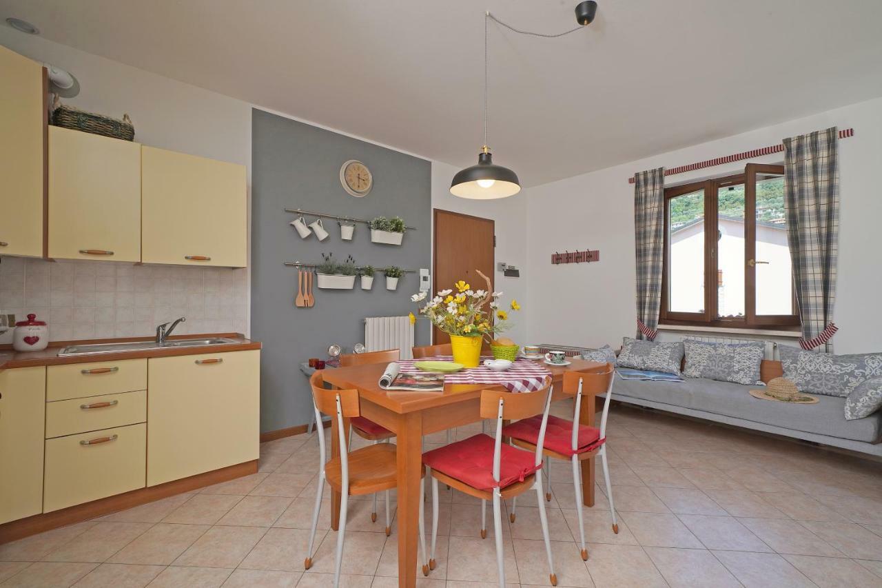 Ferienwohnung Torri Centro Torri Del Benaco Exterior foto