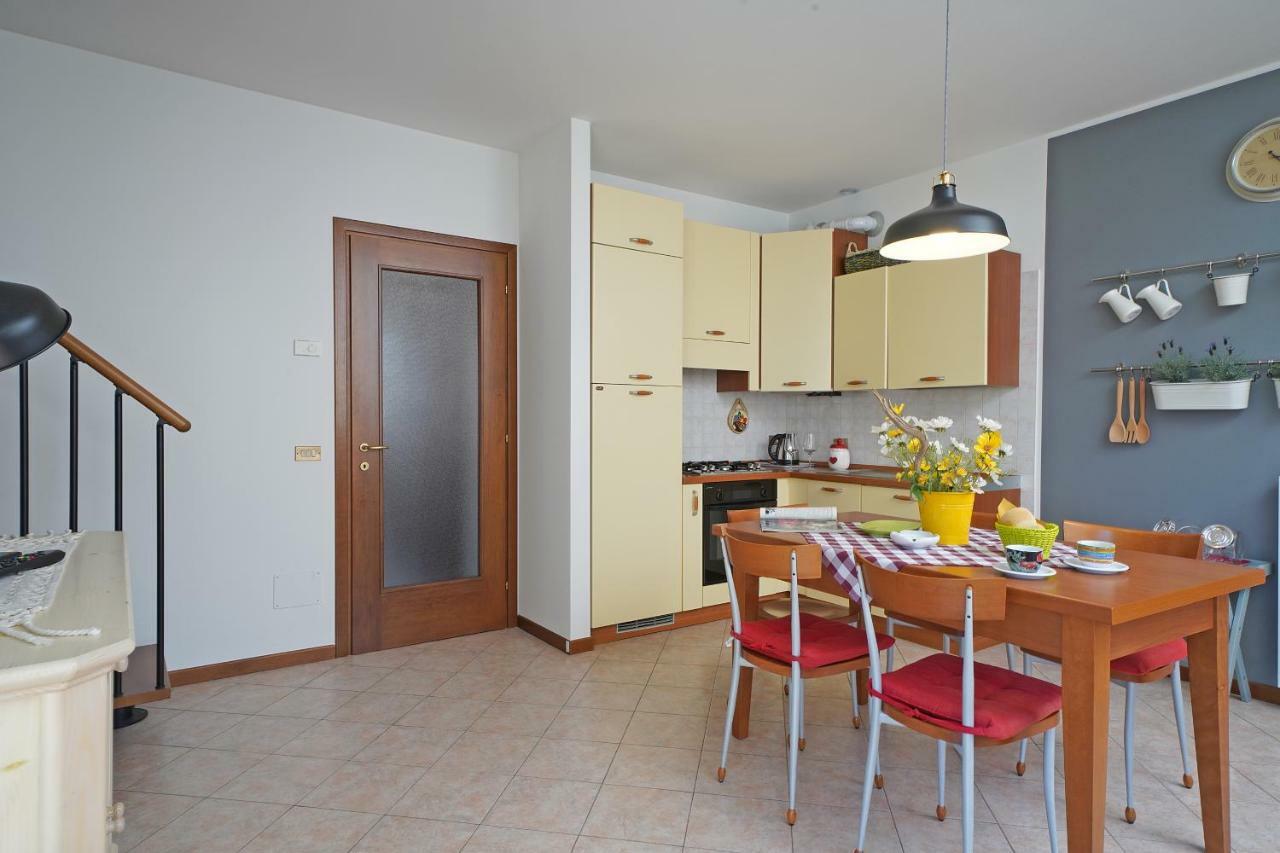 Ferienwohnung Torri Centro Torri Del Benaco Exterior foto